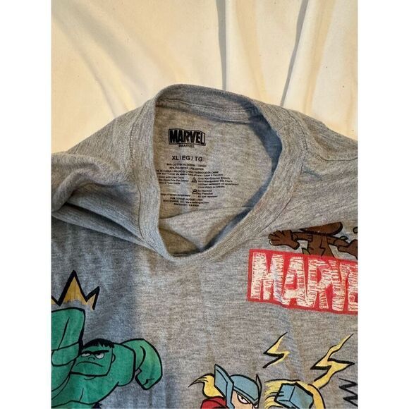 Marvel boys T-shirt size XL - Picture 2 of 2